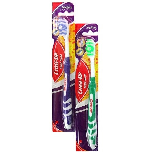 Close Up Single Right-Angle Medium Toothbrush