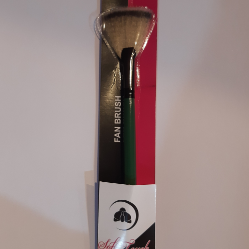 SOFT TOUCH FAN BRUSH